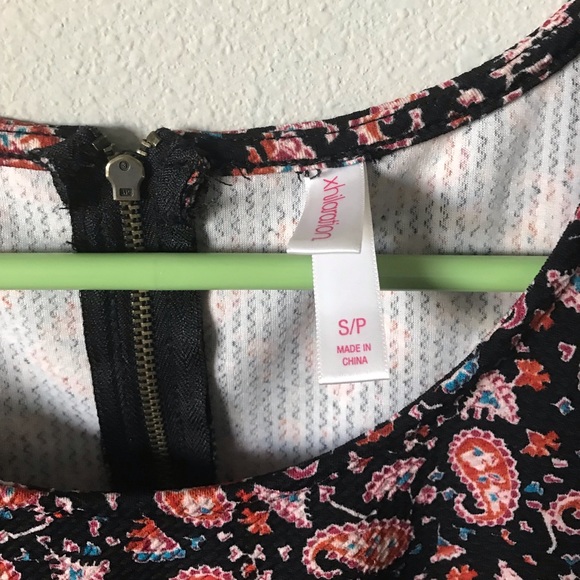 Pattern Dress - Picture 2 of 4